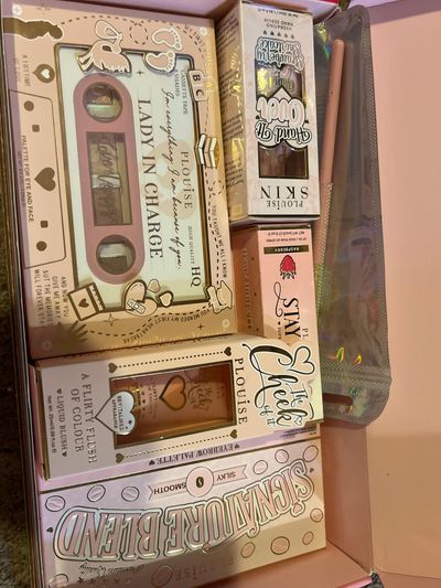 Plouise 6 items Makeup And Beauty bundle