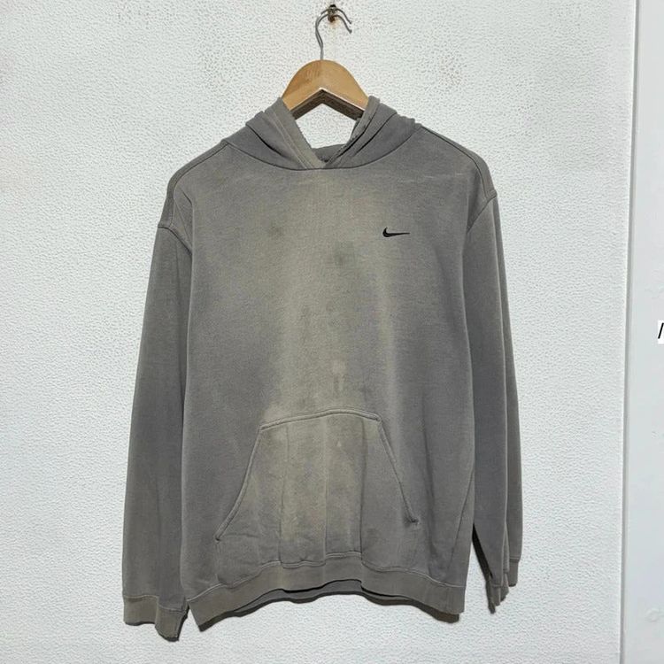 Vintage y2k Grey Nike Hoodie - Small