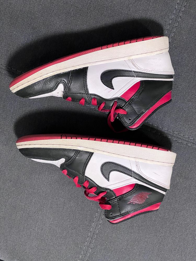 Immagine di Nike Air Jordan 1 Mid Sneakers 3
