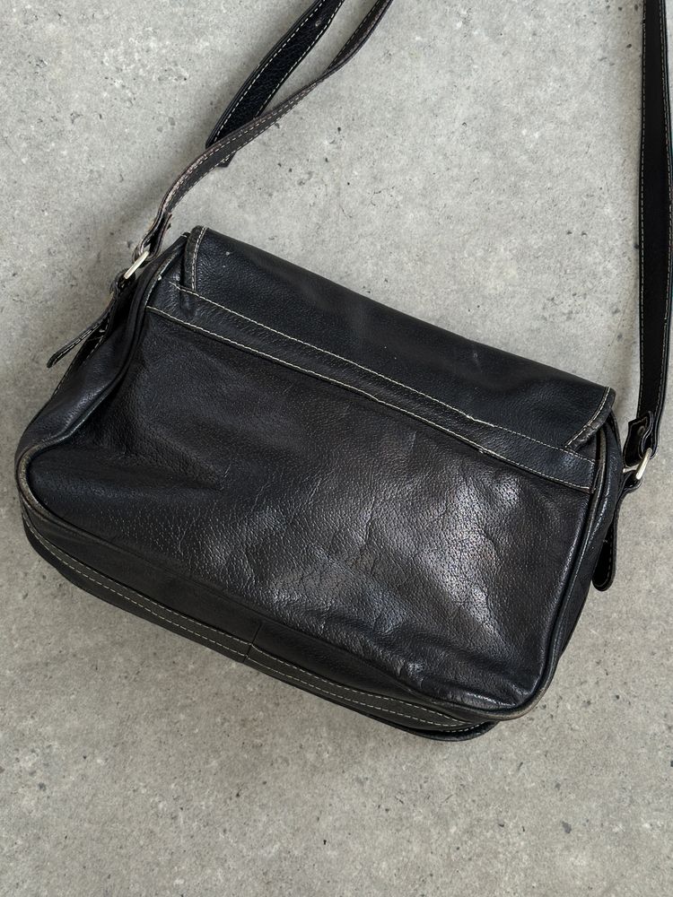 Gianfranco Ferre 1990s Leather Crossbody Bag imagen 15