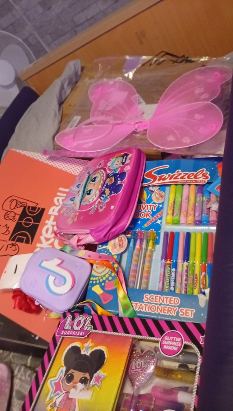 Girls 20 Item Bundle image 5