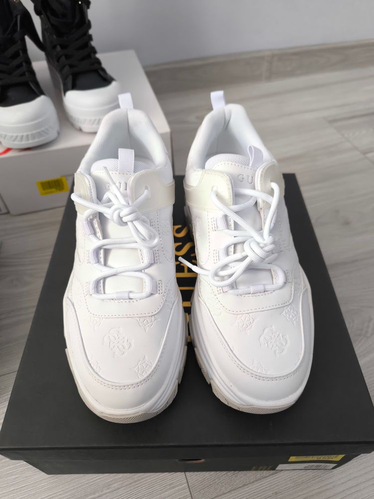 Damskie Buty Sneakersy Guess Białe Guess White Chunky Sneakers