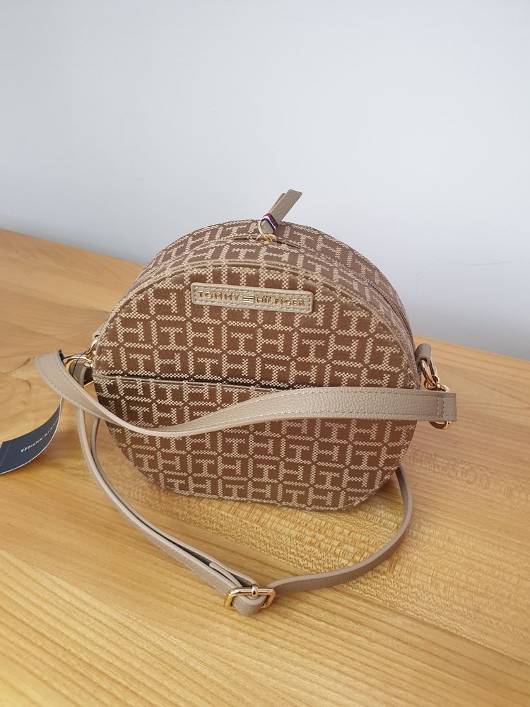 Tommy Hilfiger Round Crossbody Bag