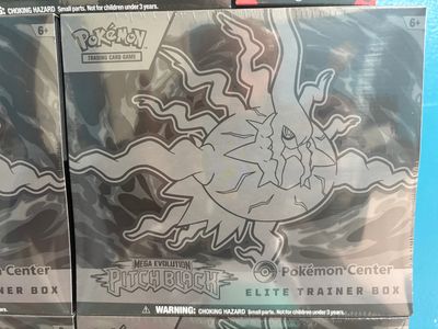 Pokémon Center Elite Trainer Box Mega Evolution: Pitch Black