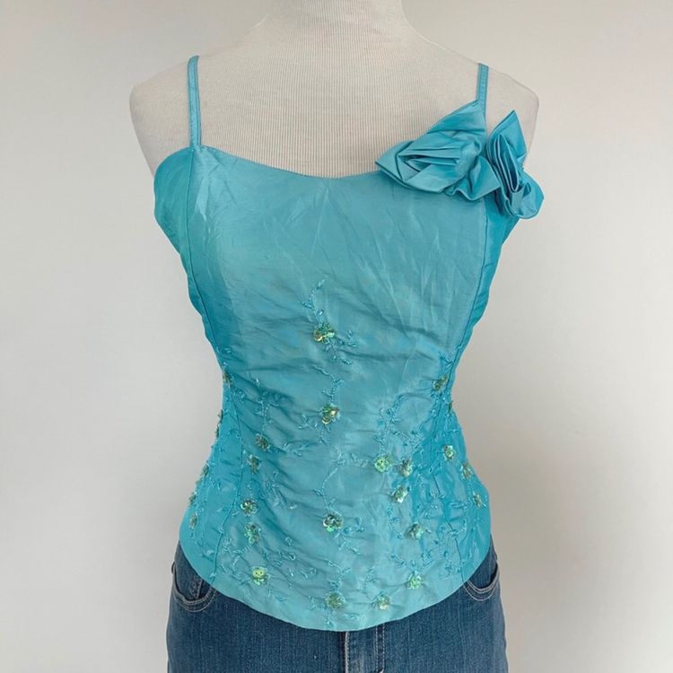 Blue Embroidered Camisole Top imagen 2
