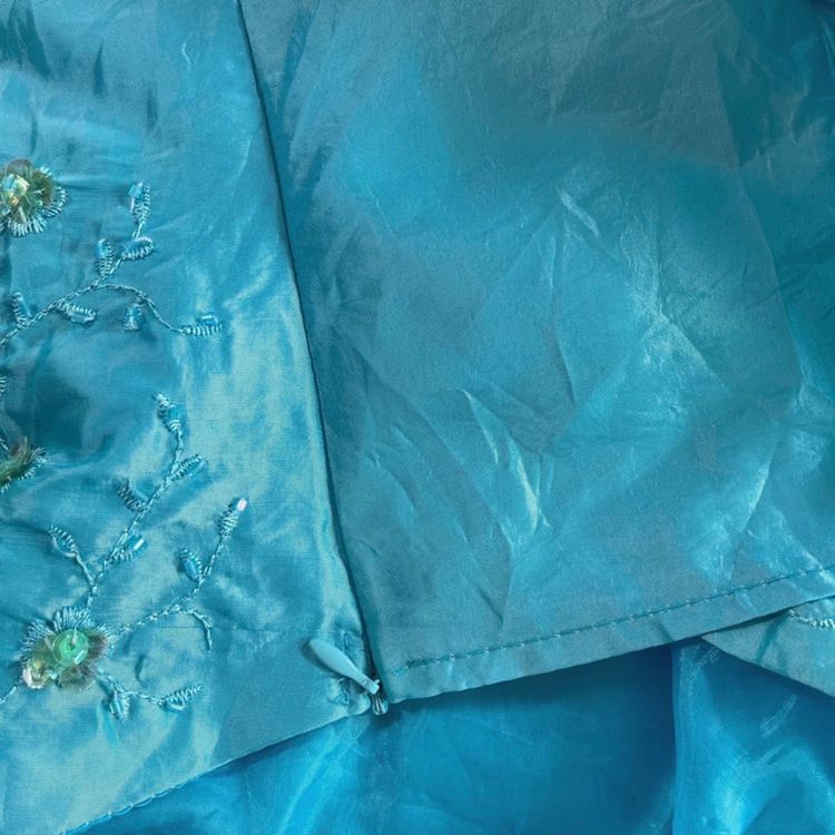 Blue Embroidered Camisole Top imagen 4
