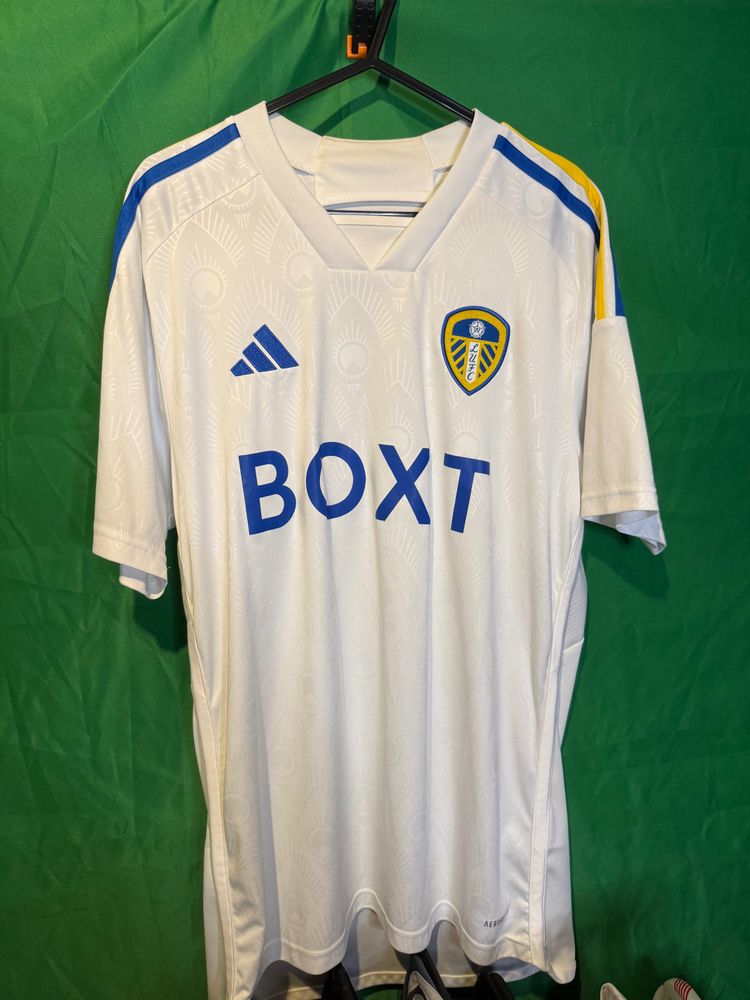 Leeds United 2023 (Medium)