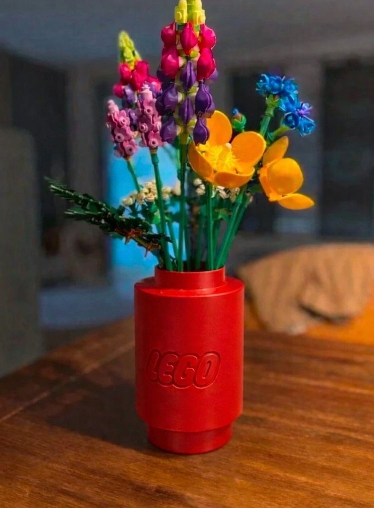 Red Vase for lego flowers
