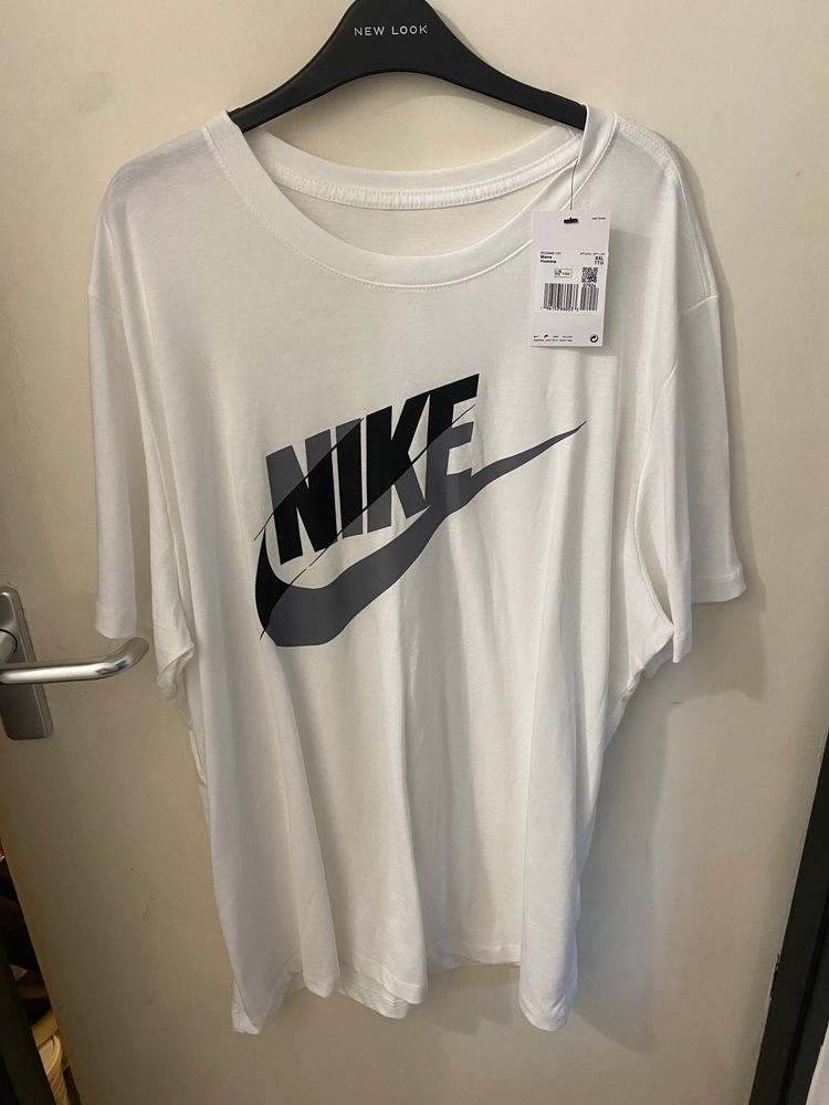 Nike White T-Shirt