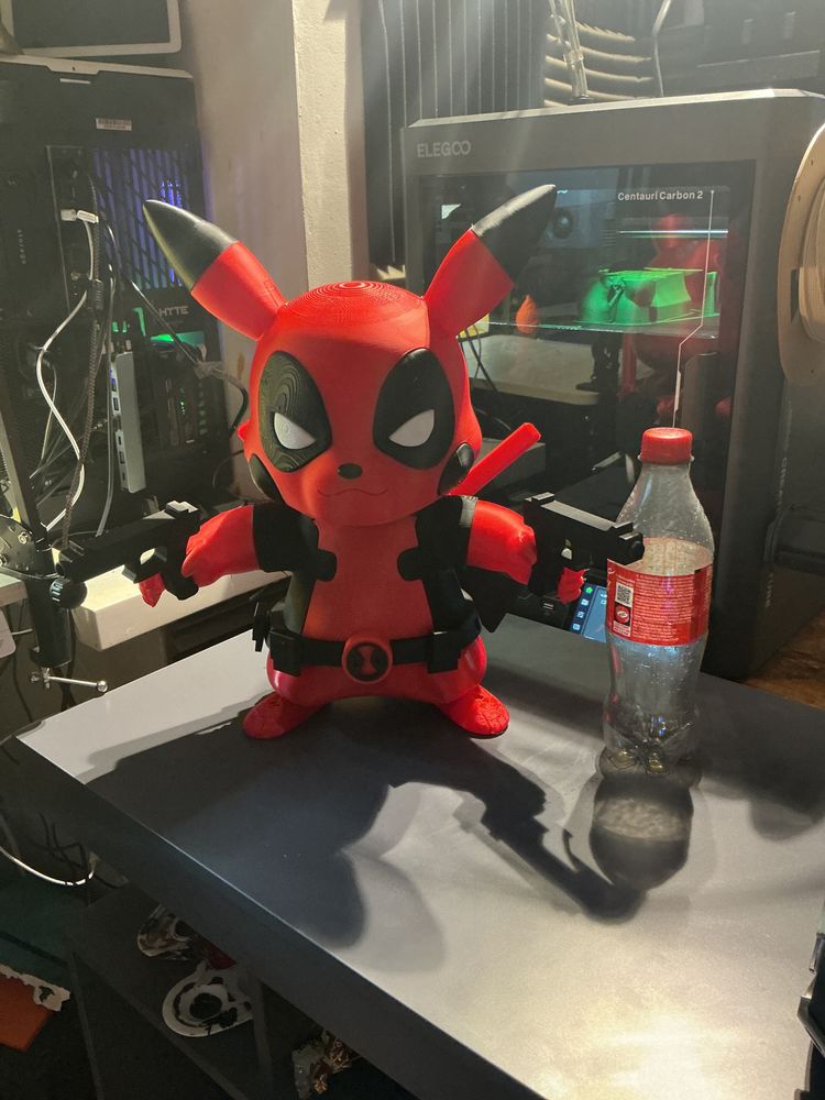 Red And Black pika imagen 1