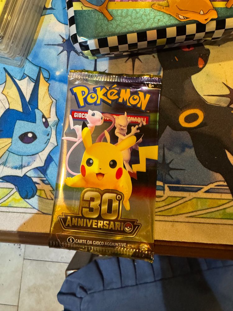 Bustina 30º anniversario pokemon obraz 1