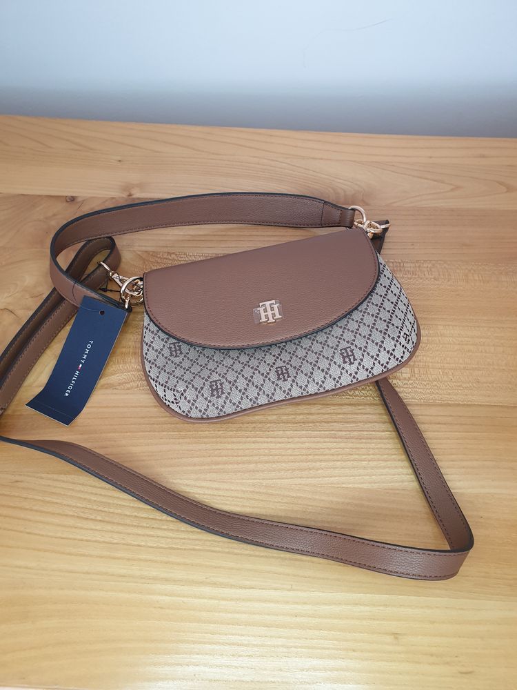 Tommy Hilfiger Crossbody Bag