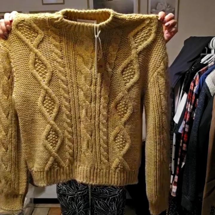 Other Sweter GMK product image