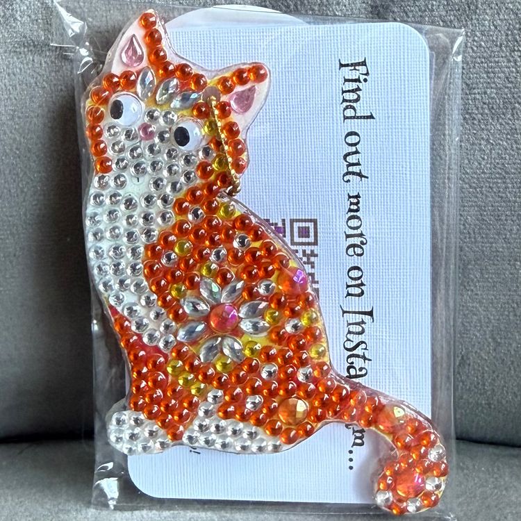 CAT Cat And Swan Keychains With Diamonds product image