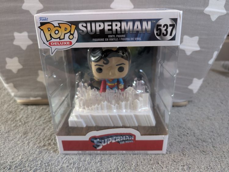 Funko Pop Deluxe Superman Vinyl Figure