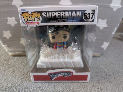 Funko Pop Deluxe Superman Vinyl Figure