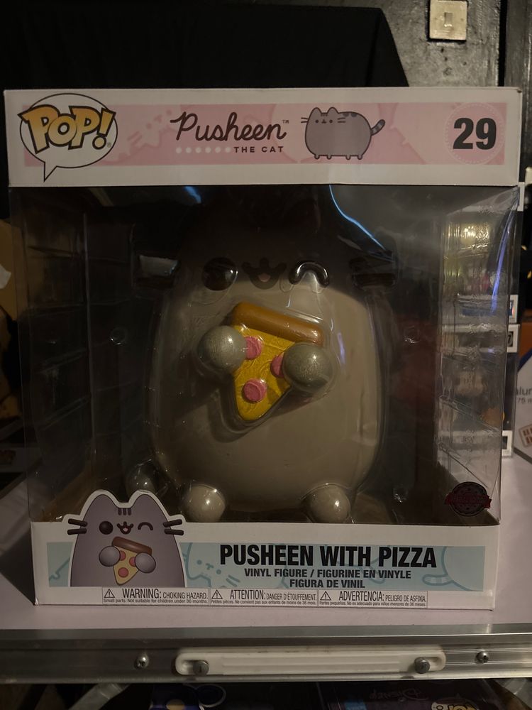 Pusheen With Pizza Vinyl Figure