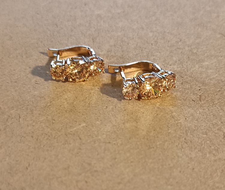 Gold-Tone Earrings With Three Round Crystals image 9