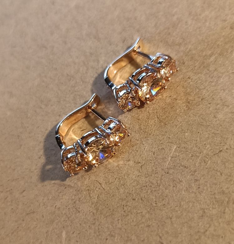 Gold-Tone Earrings With Three Round Crystals image 8