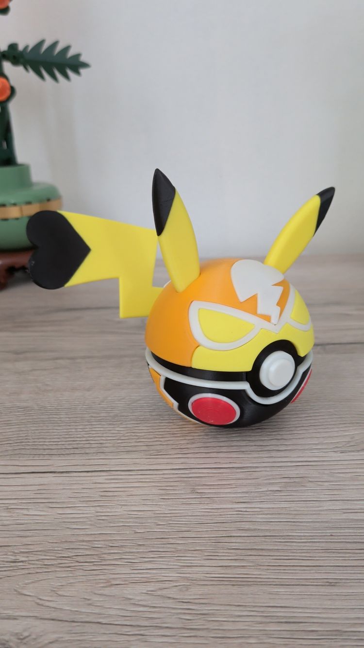 3D PRINTED PIKACHU WRESTLE POKEBALL