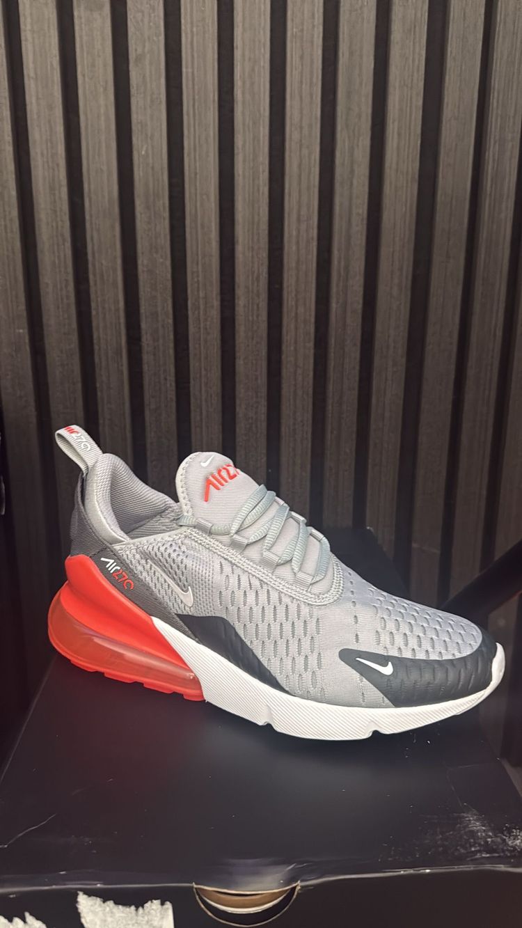 Nike 270 wolf grey cremsins white