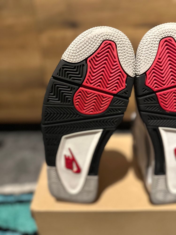 Nike Air Jordan 4 “White Cements 2025” U.K. 9 image 4