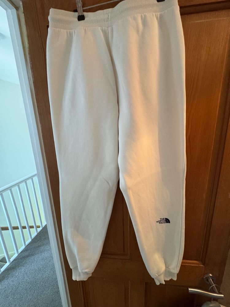 The North Face White Sweatpants obraz 2