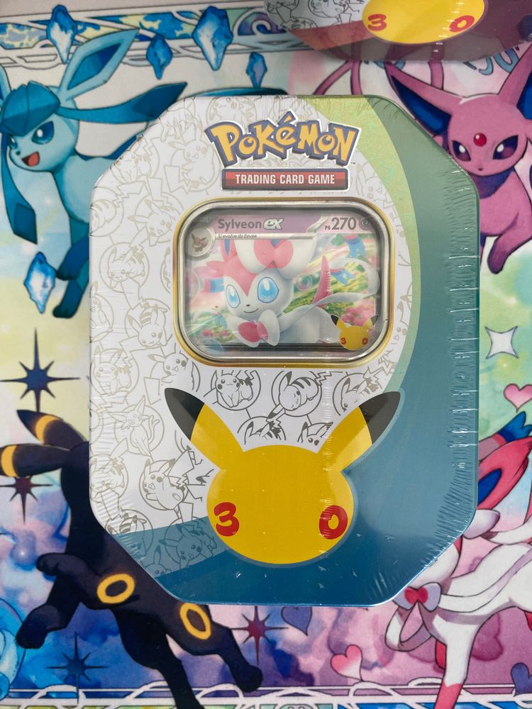 Immagine di Pokémon Trading Card Game Sylveon Gx Tin 1