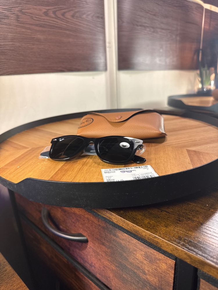 Black Sunglasses With Brown Case-WAYFARER 