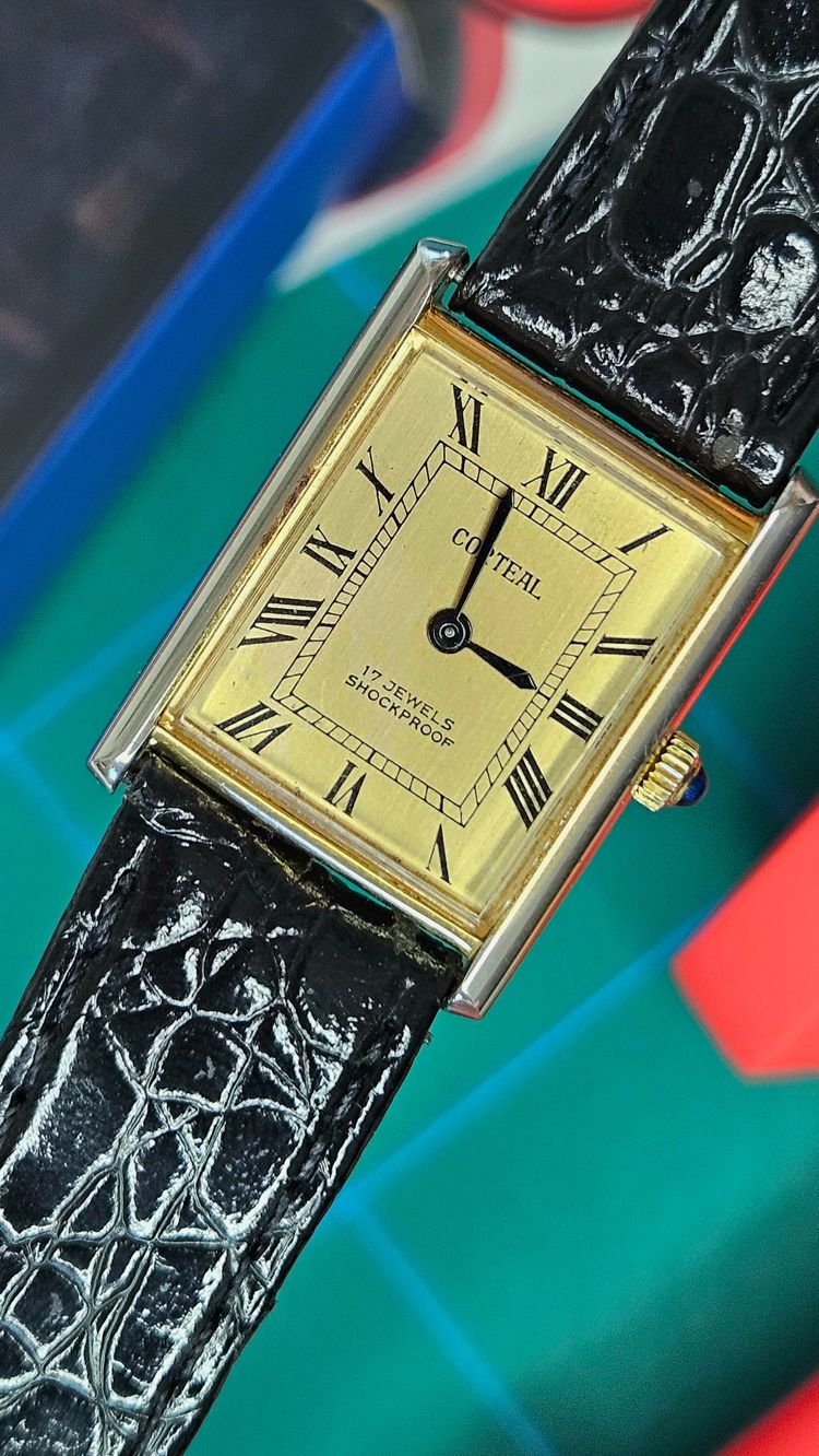 Immagine di Corteal Rectangular Wristwatch With Leather Strap 3