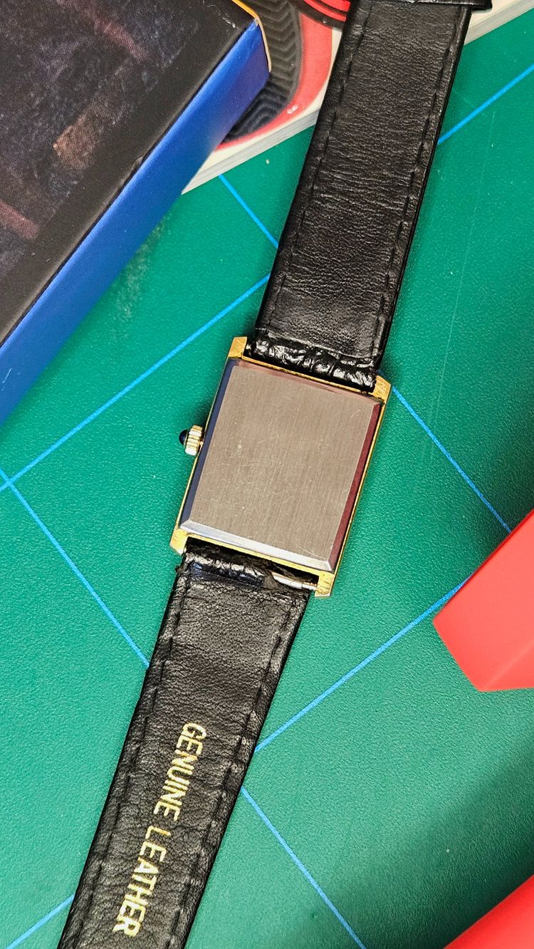 Immagine di Corteal Rectangular Wristwatch With Leather Strap 5
