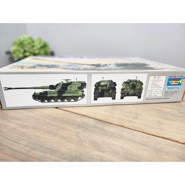 Trumpeter British 155Mm As-90 Self-Propelled Howitzer Model Kit image 1