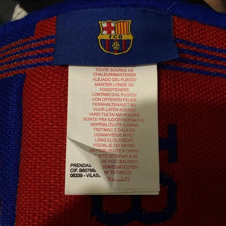 FC Barcelona Spell Out Supporters Scarf image 3