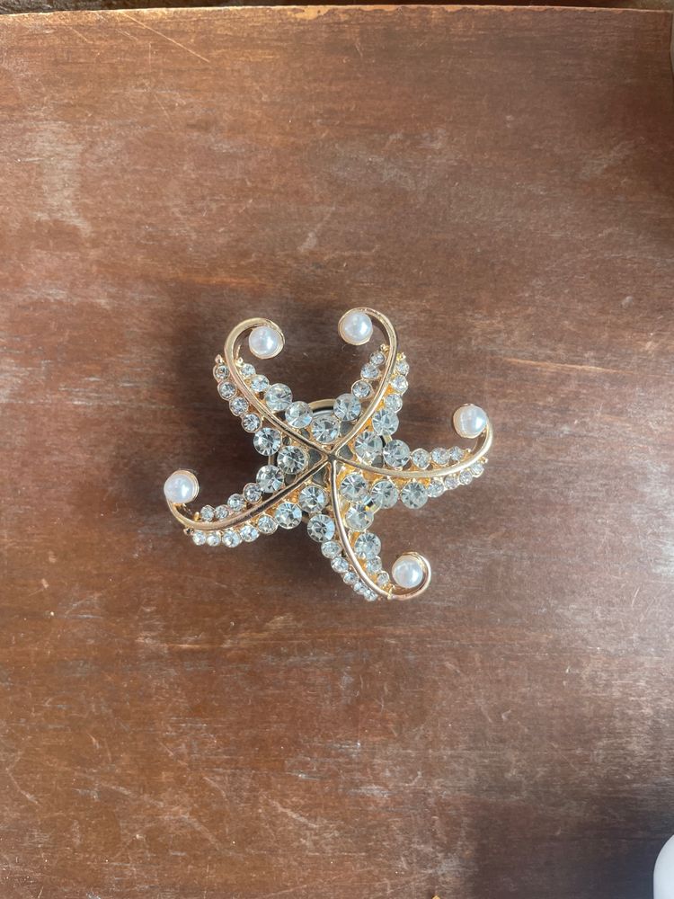 Other Starfish shaped brooch with pearls and crystals product image