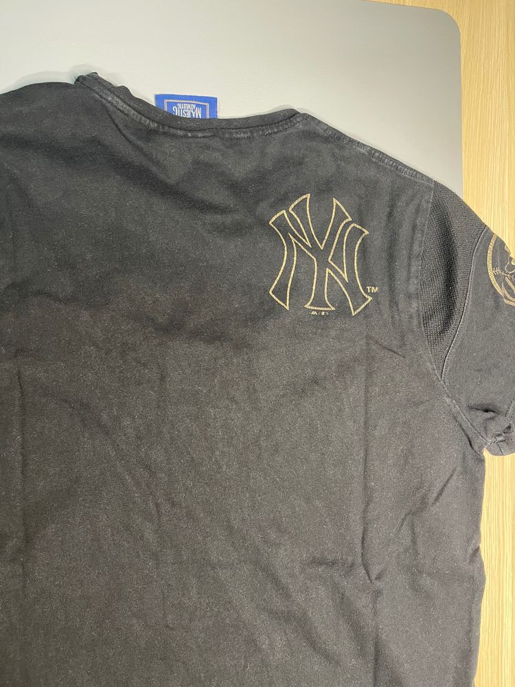 Majestic Athletic Yankees T-Shirt 2