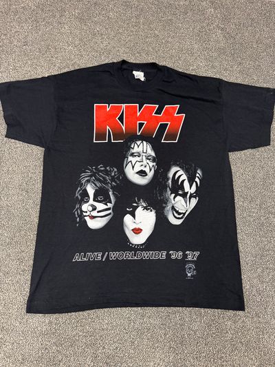 Kiss Band Graphic T-Shirt