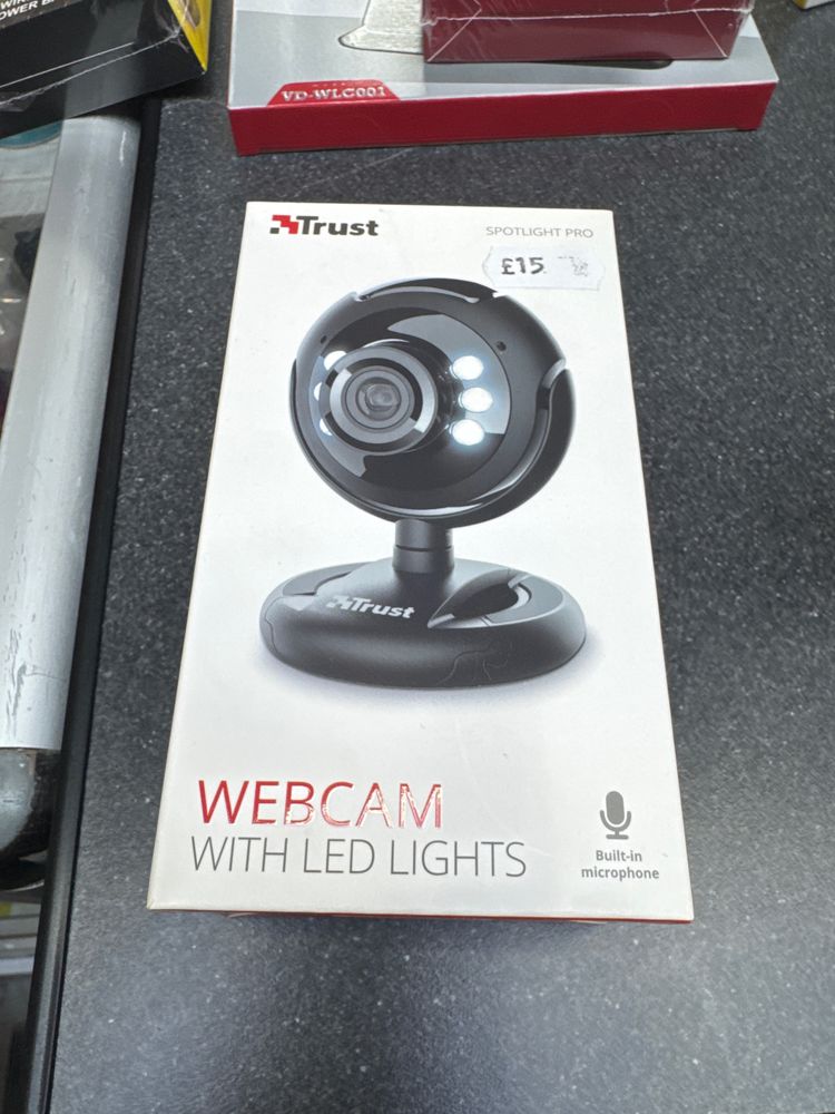 1-ONE Trust web cam with LED lights  product image