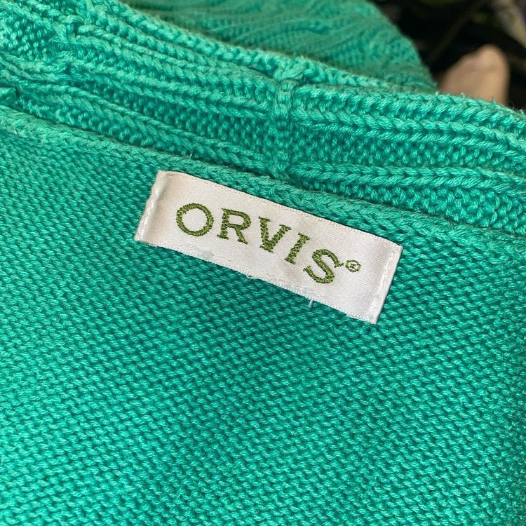 Immagine di Green ‘Orvis’ cable knit jumper.  4
