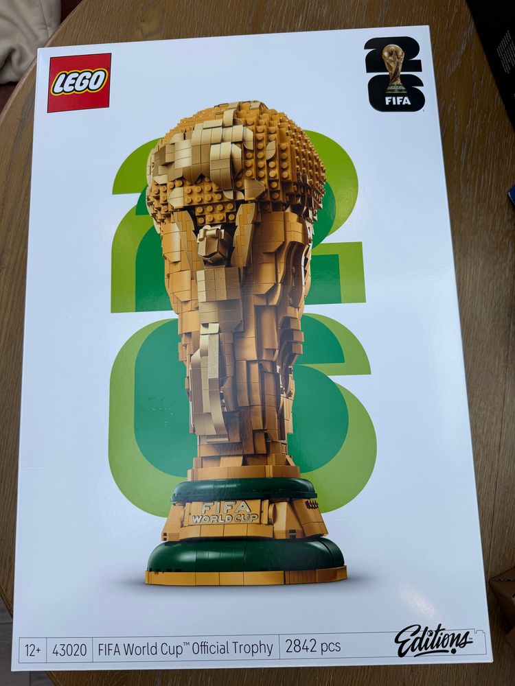 Lego Fifa World Cup Official Trophy Set