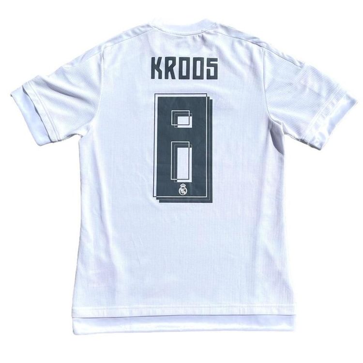 Real Madrid 2015/2016 Home Shirt Toni Kroos Name on Back