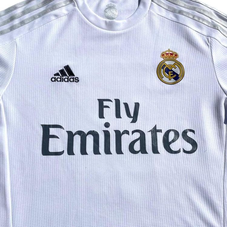 Real Madrid 2015/2016 Home Shirt Toni Kroos Name on Back 3