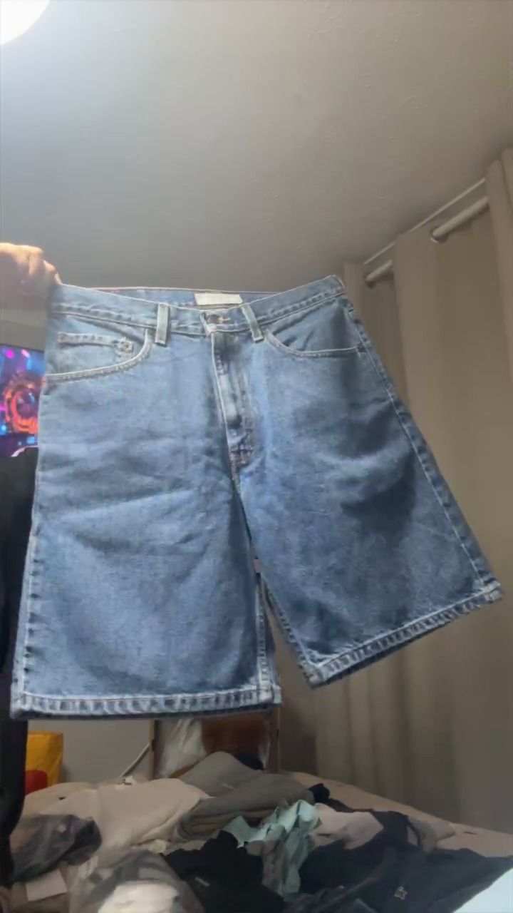 levi shorts relaxed fit  waist 32 