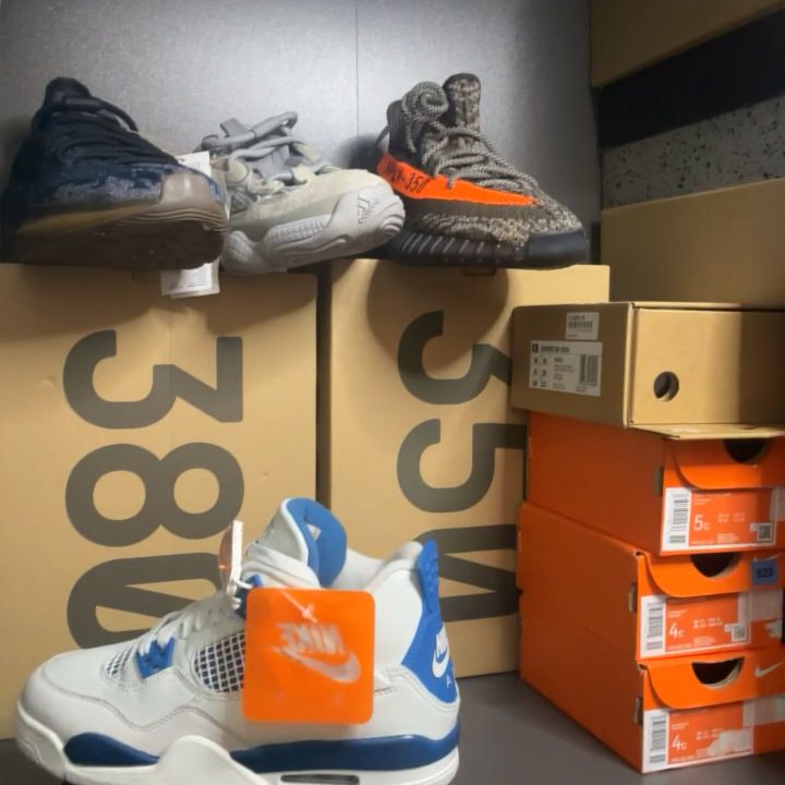 Jordan Jordan 4 - size 6  product image