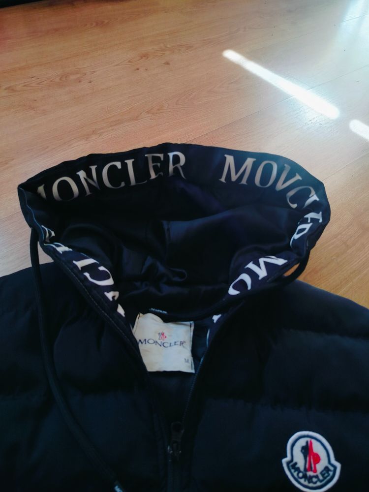 Moncler Black Padded Sleeveless Vest With Hood image 2