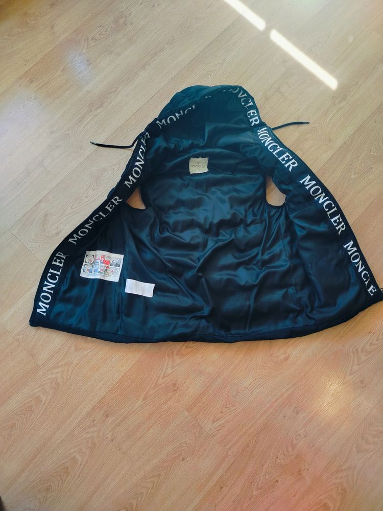 Moncler Black Padded Sleeveless Vest With Hood image 7