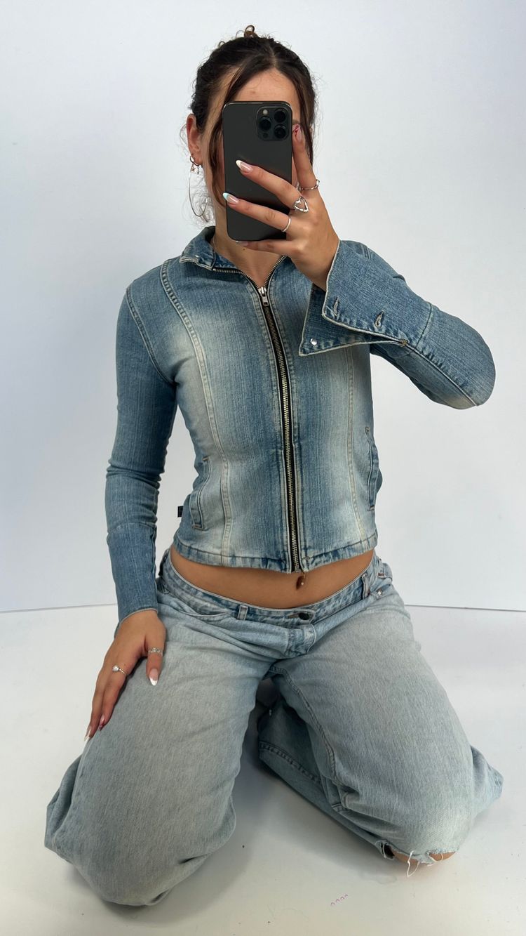 00s denim jacket- size S image 4