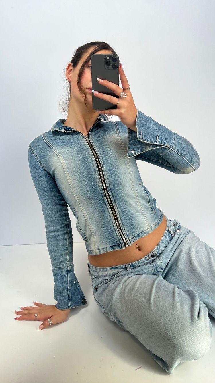 00s denim jacket- size S image 6
