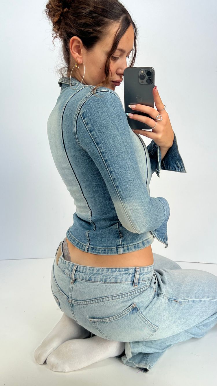 00s denim jacket- size S image 2