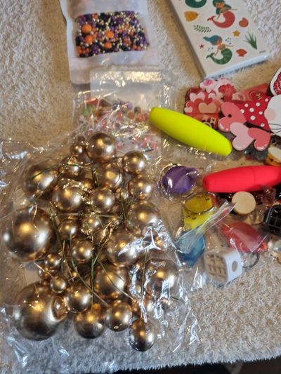 Assorted Decorative And Craft S