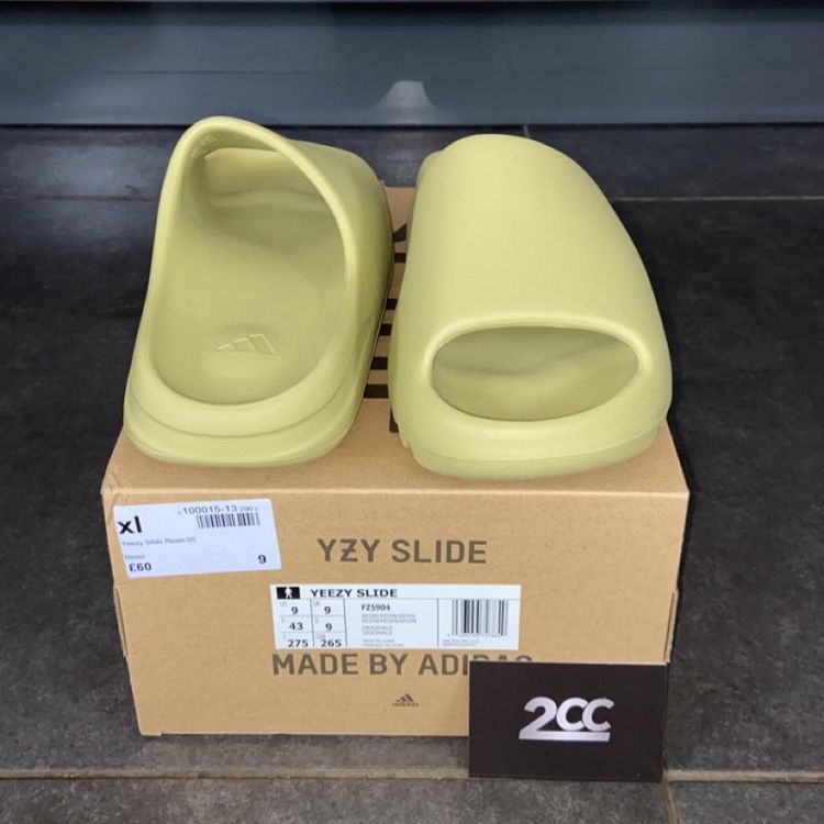 - Adidas Yeezy Slide In the Resin Colourway imagen 3